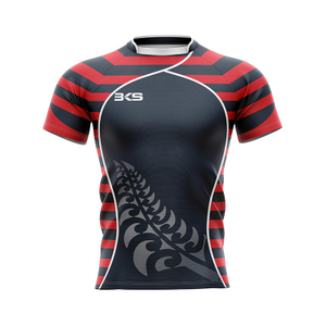 Gestreiftes Rugby-Spieler-Trikot